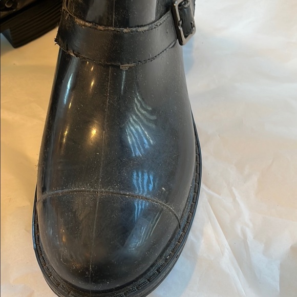 Boots - Picture 4 of 8